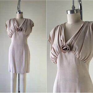 Vintage V-neck Inverted Bustline Rosette Dress